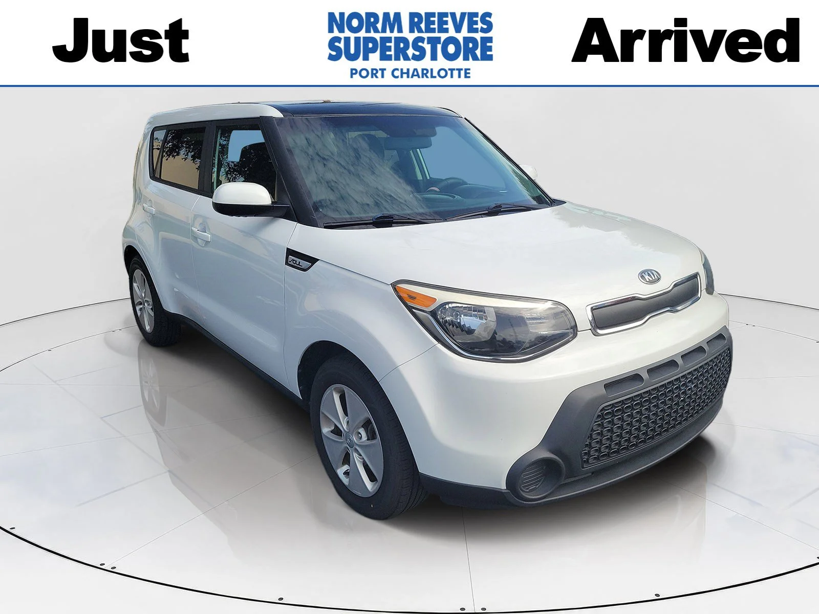 Used 2016 Clear White Kia Base image 1
