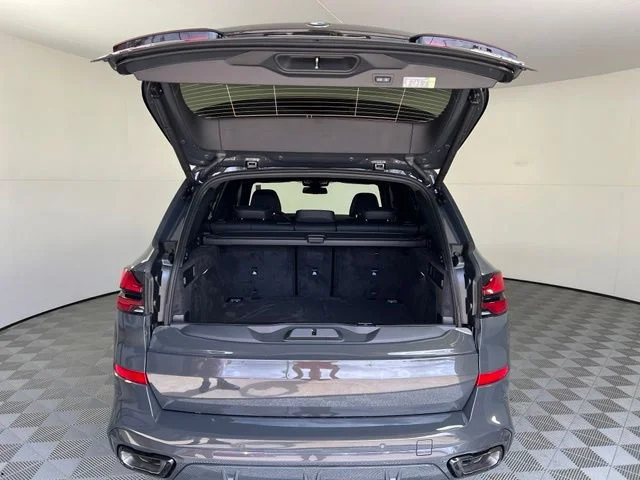 New 2026 Dravit Grey Metallic BMW sDrive40i image 33