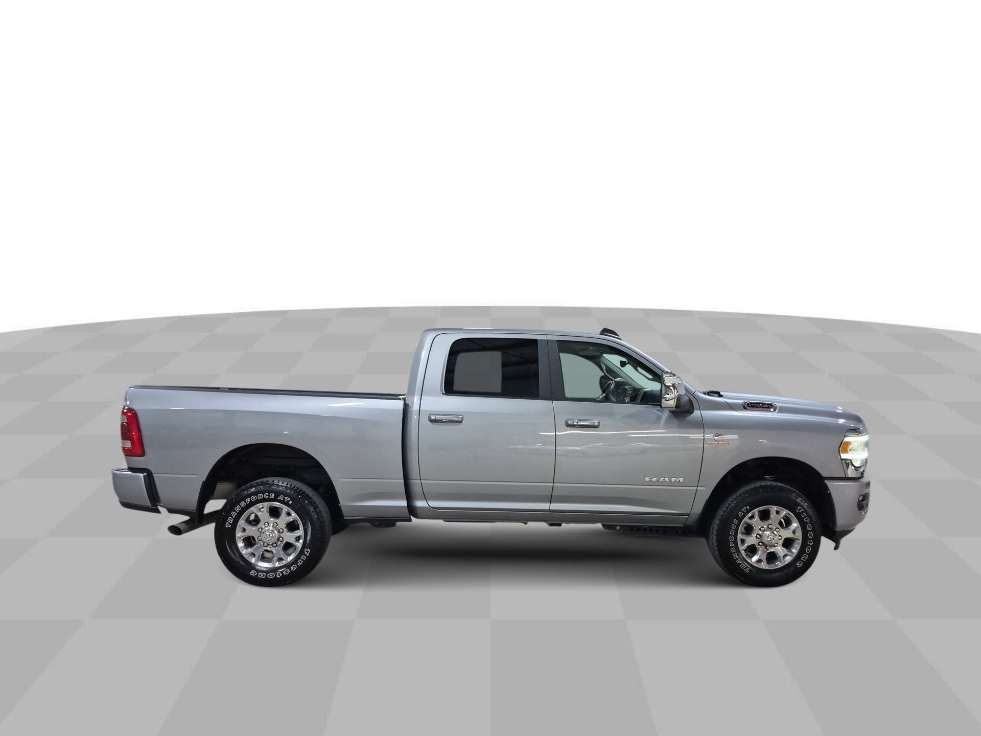 Used 2024 Billet Silver Metallic Clearcoat Ram Laramie image 9