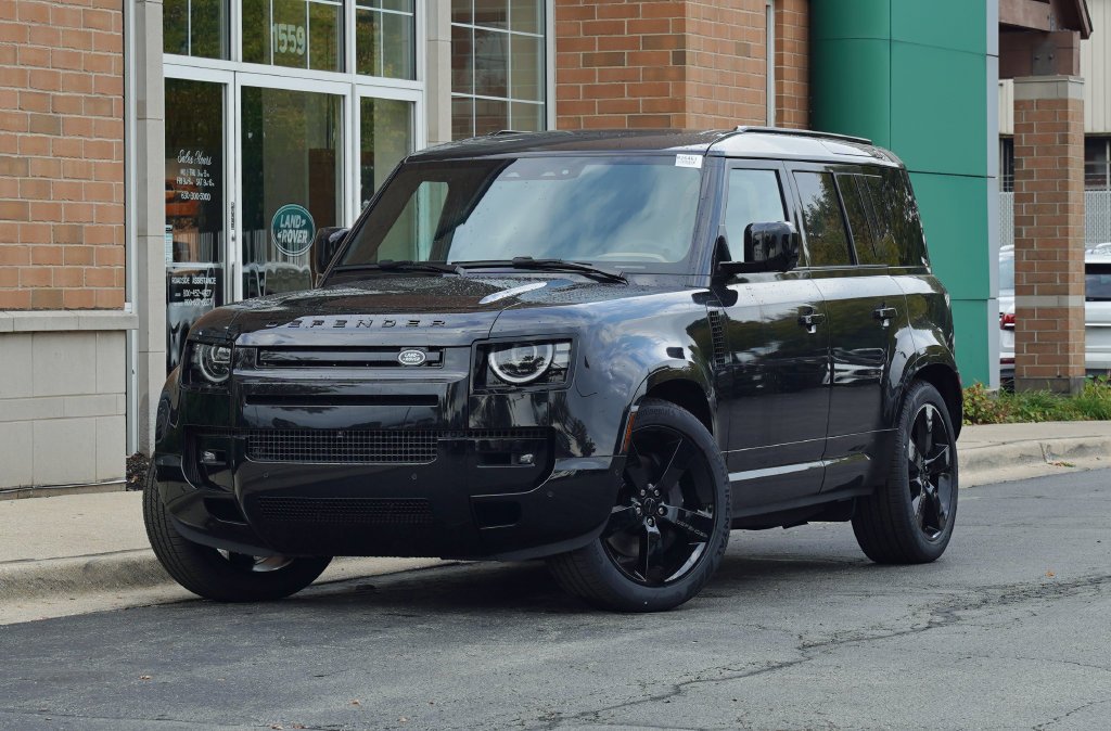 New 2026 Santorini Black Land Rover X-Dynamic SE image 1