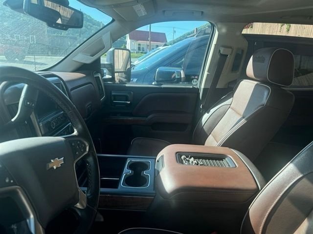 Used 2019 Black Chevrolet High Country image 18