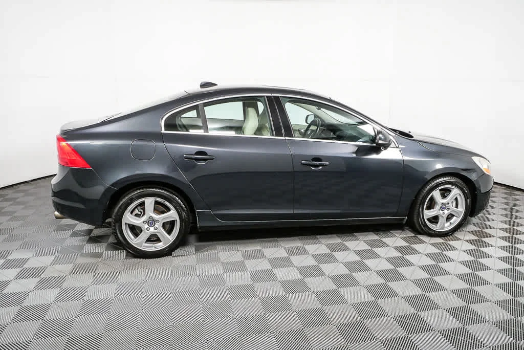 Used 2013 Volvo S60 T5 Premier with VIN YV1612FS9D2185536 for sale in Chamblee, GA