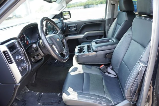 Used 2018 Black Chevrolet LT image 17