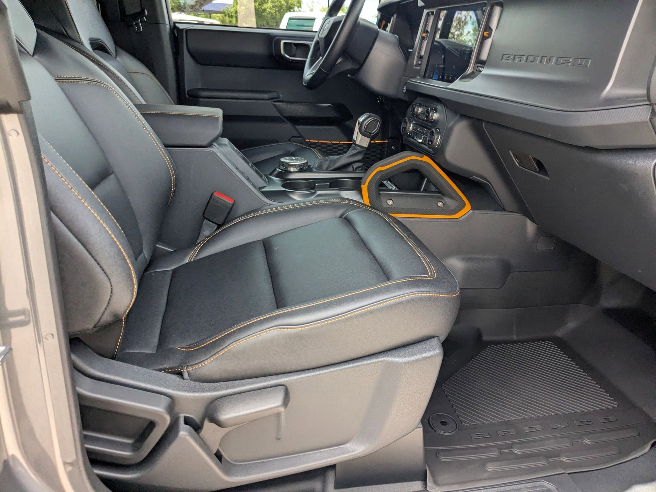 Used 2024 Gray Metallic Ford Badlands image 27