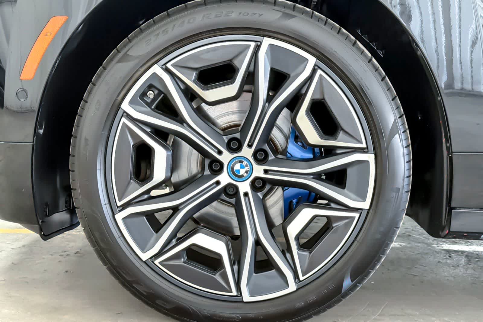Used 2024 Black Sapphire Metallic BMW xDrive50 image 27