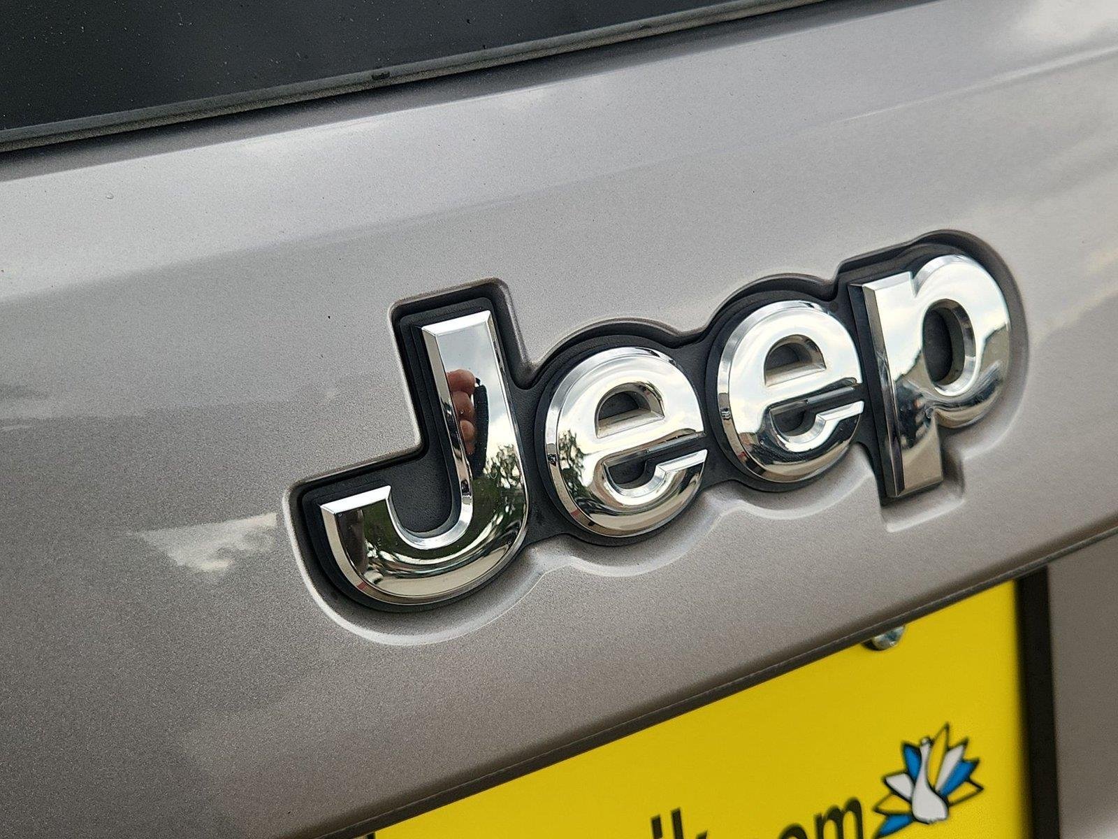 2015 Jeep Grand Cherokee Overland Silver at Auto Boutique Texas