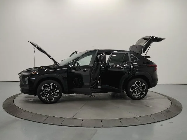 New 2026 Mosaic Black Metallic Chevrolet 2RS image 13