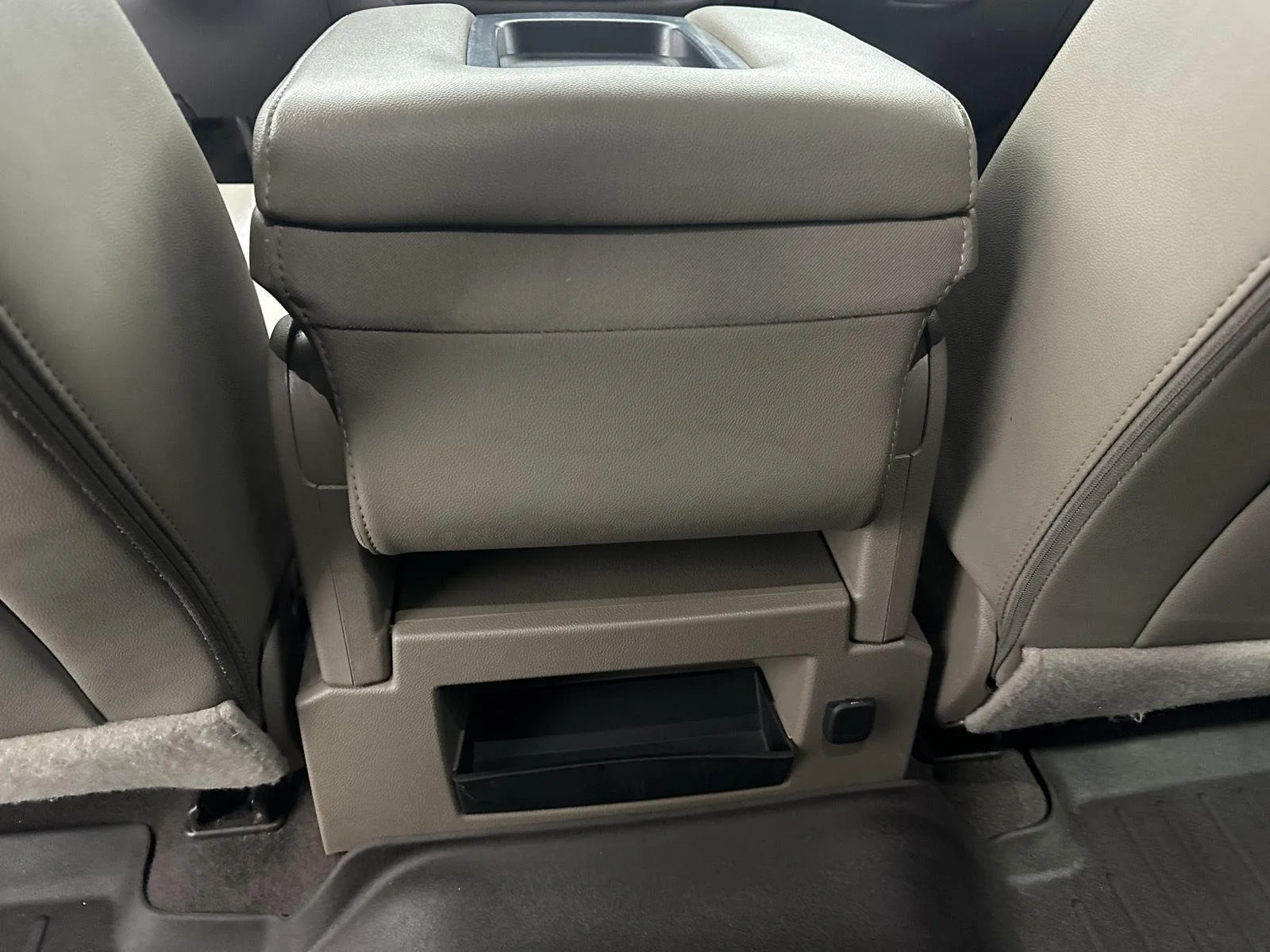 Used 2018 SUMMIT WHITE Chevrolet LTZ image 19