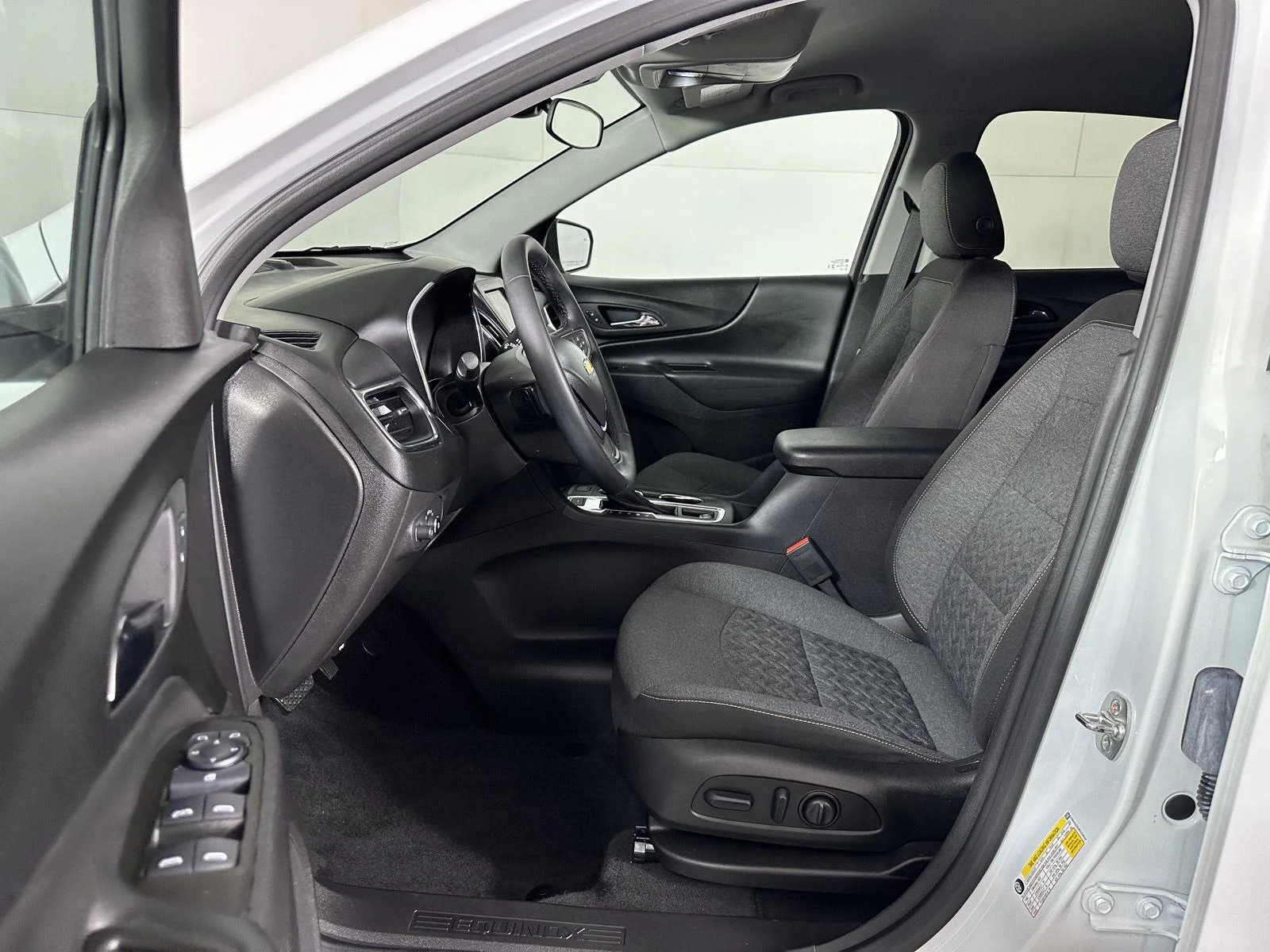 Used 2024 Summit White Chevrolet LT image 12