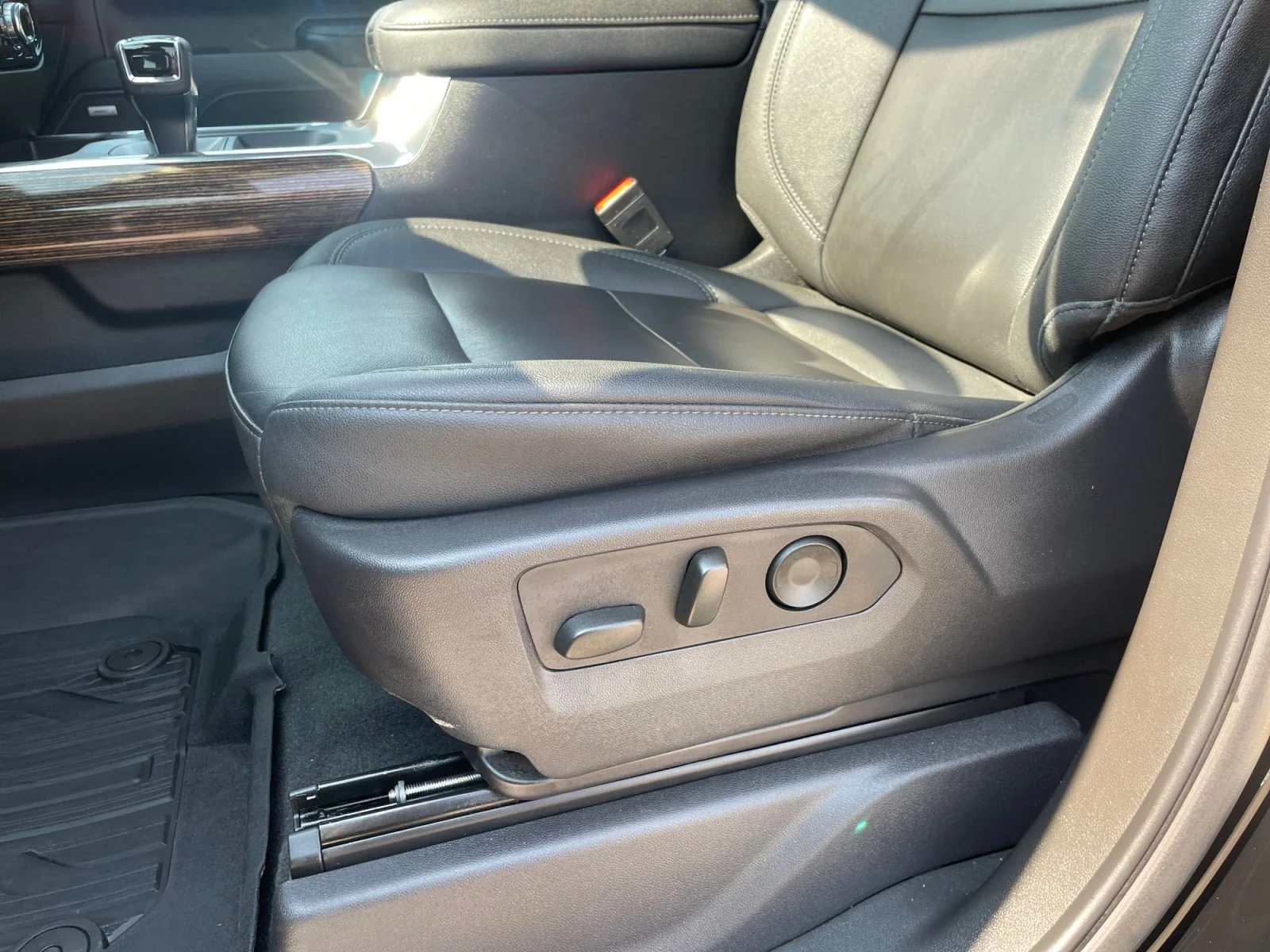 Used 2024 Black GMC Elevation Crew Cab image 14