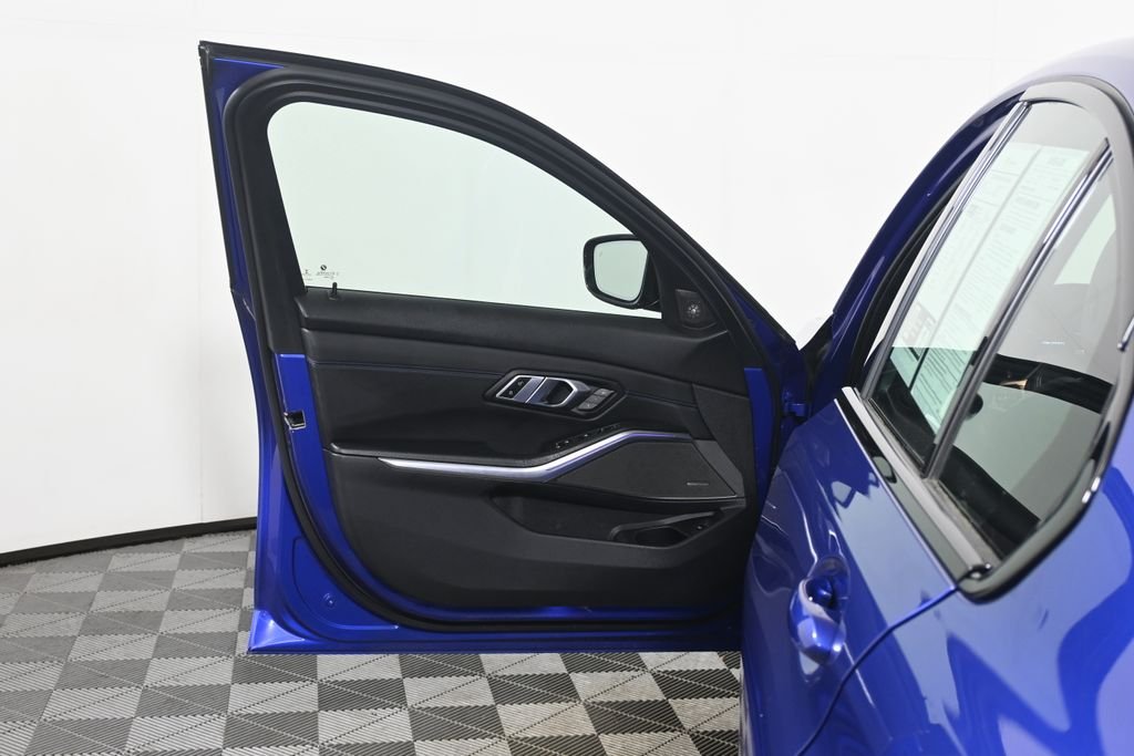 Used 2022 Blue Metallic BMW M340i xDrive image 28