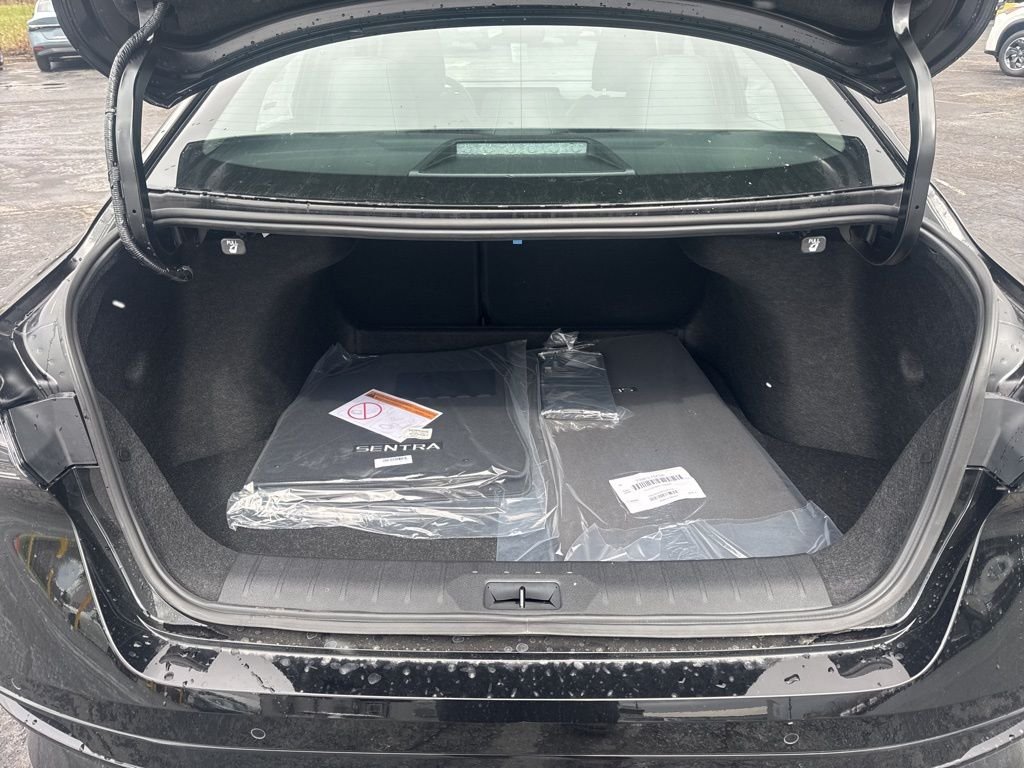 2026 Nissan Sentra SR - Photo 16