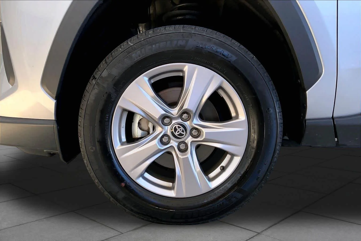 Used 2025 Silver Sky Metallic Toyota XLE image 10