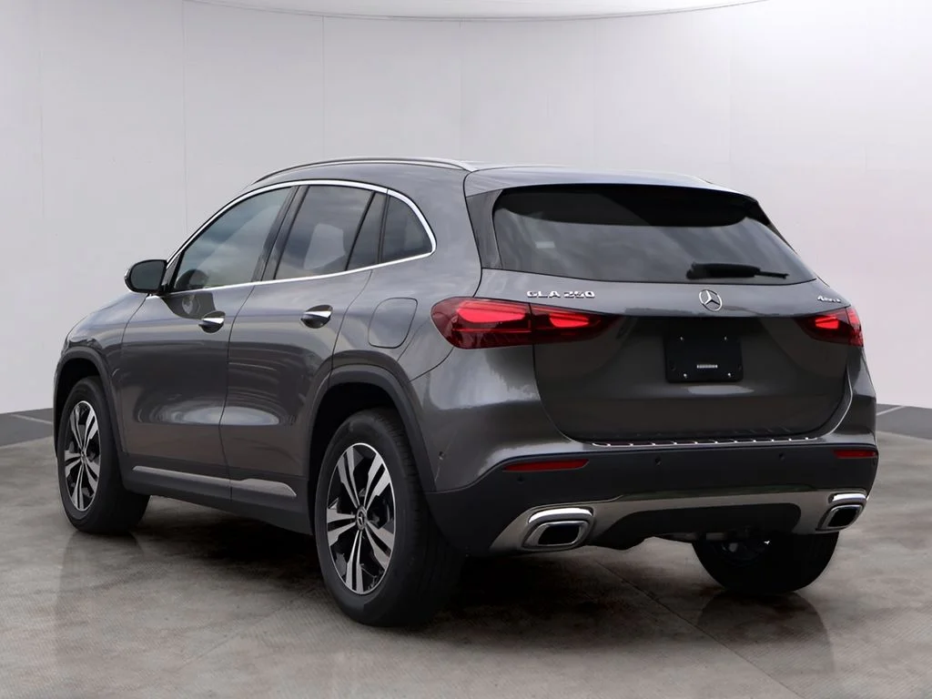 New 2026 Grey Mercedes-Benz GLA 250 image 5
