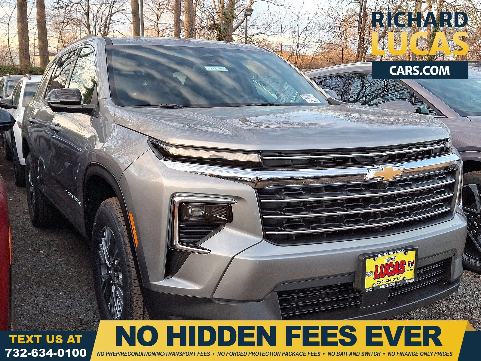 Sterling Gray Metallic 2025 Chevrolet Traverse LT AWD SUV / Crossover Four-Wheel Drive