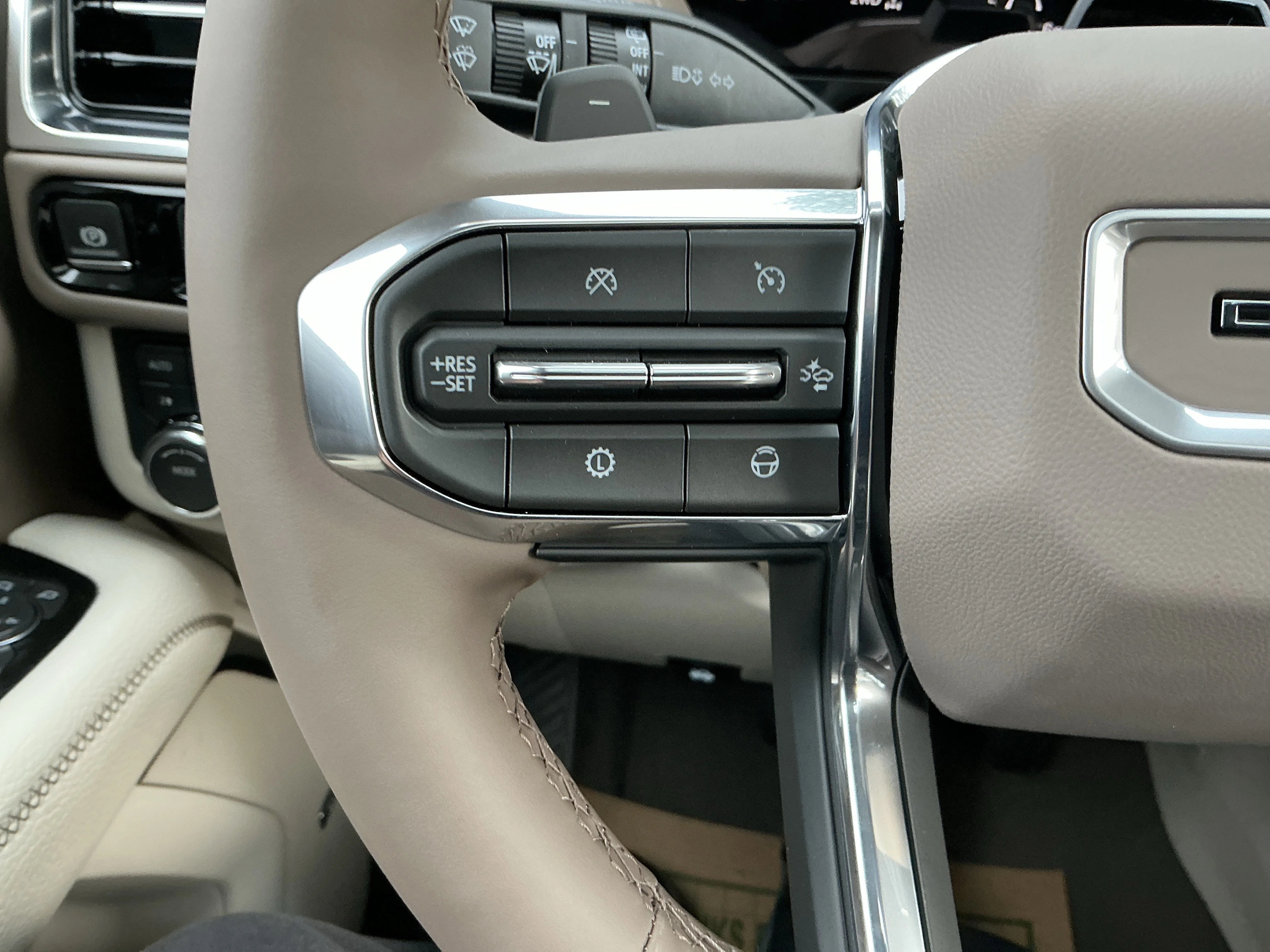 2026 GMC Yukon XL Denali - Photo 23