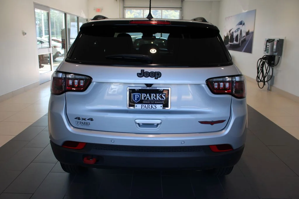 Used 2024 Silver Jeep Trailhawk image 29