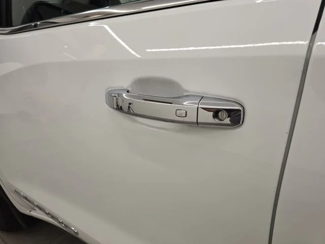 Used 2025 Summit White GMC SLT image 19