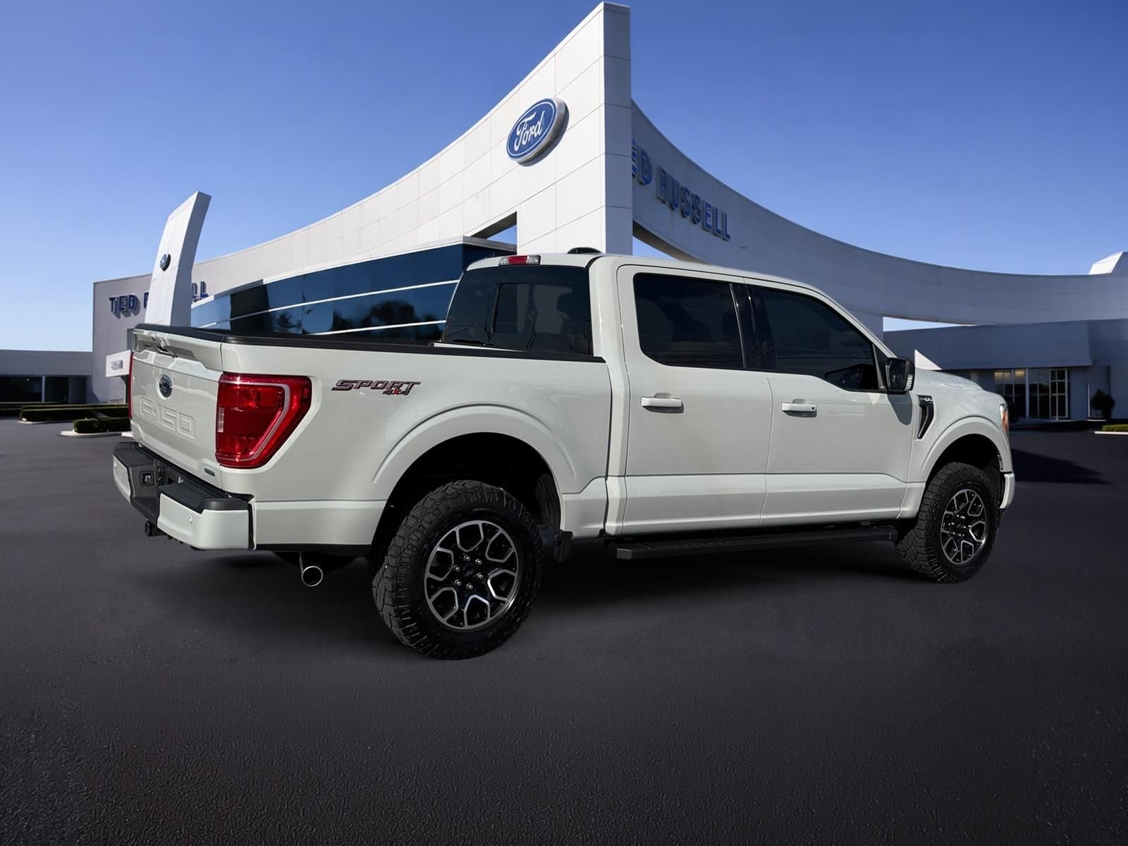 Certified Used 2023 Avalanche Ford XLT image 6