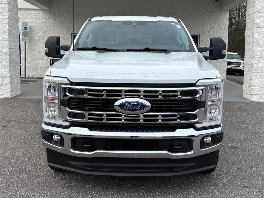 Used 2025 Oxford White Ford XLT image 22