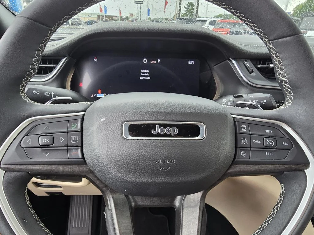 Used 2025 Baltic Gray Metallic Clearcoat Jeep Limited image 14
