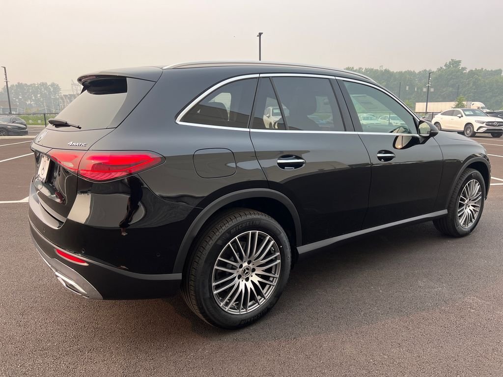 New 2026 Black Mercedes-Benz GLC 300 image 8
