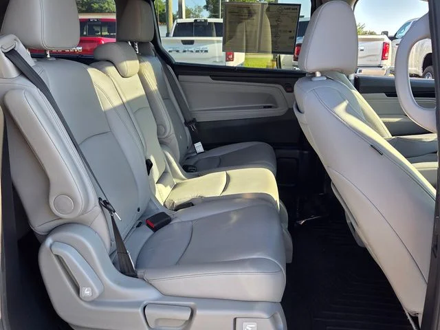 Used 2023  Honda Touring image 19