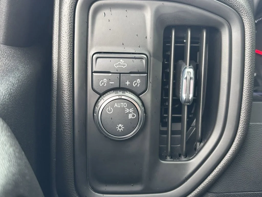 Used 2023 Black Chevrolet Custom image 32