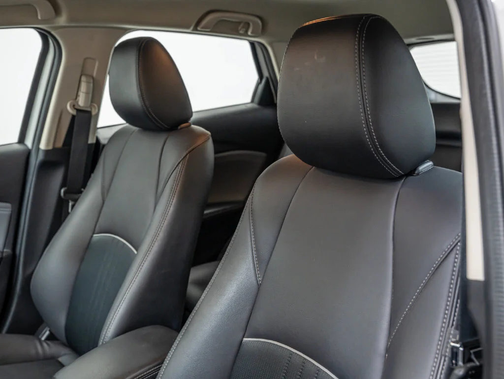 Used 2019 Ceramic Metallic Mazda Touring image 21