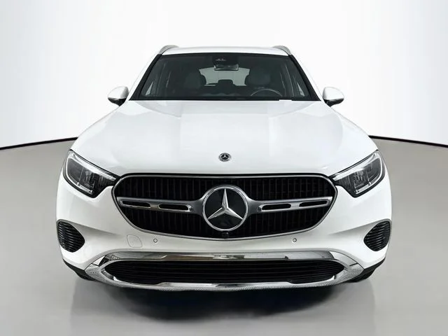 Used 2025 White Mercedes-Benz GLC 300 image 2