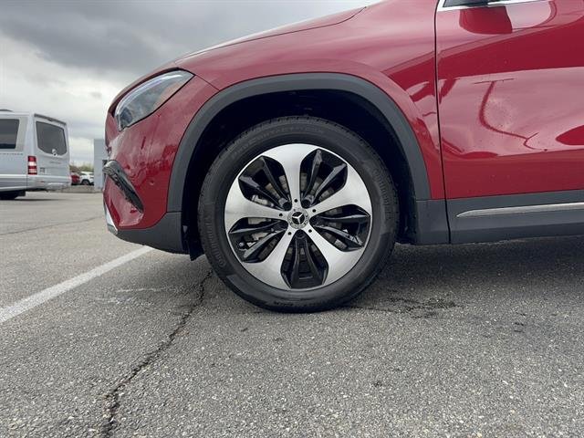 New 2026 MANUFAKTUR Patagonia Red Metallic Mercedes-Benz GLA 250 4MATIC® image 7