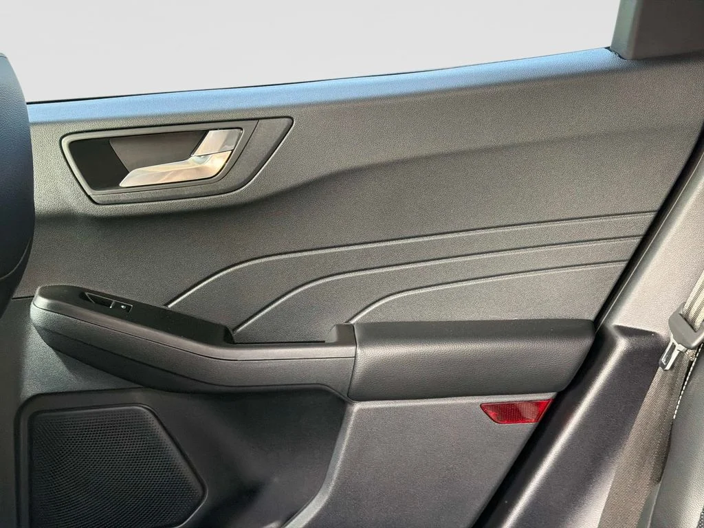 Used 2022 Iconic Silver Metallic Ford SEL image 16