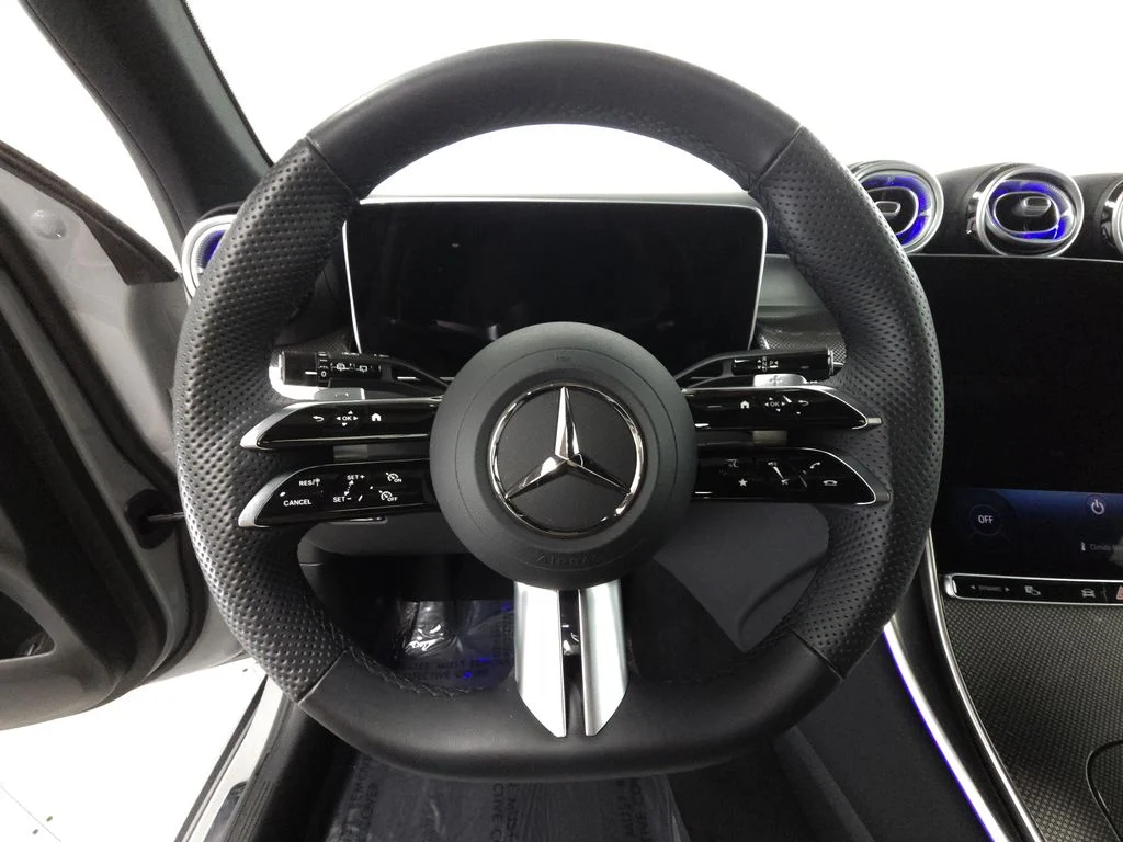 Certified Used 2026  Mercedes-Benz GLC 300 image 12