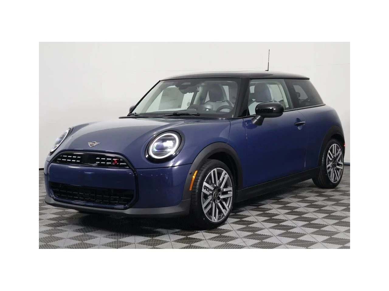 2026 MINI Hardtop Cooper S Signature's photo