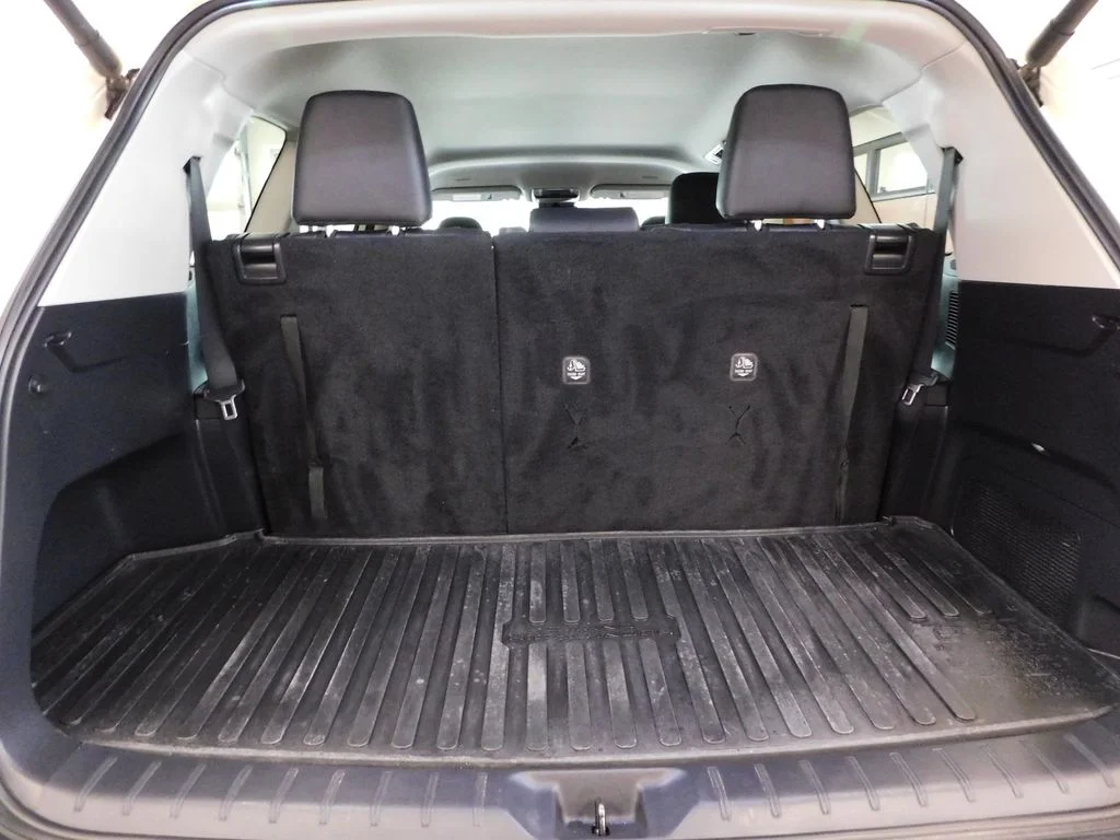 Used 2024 Cream Toyota XLE image 48