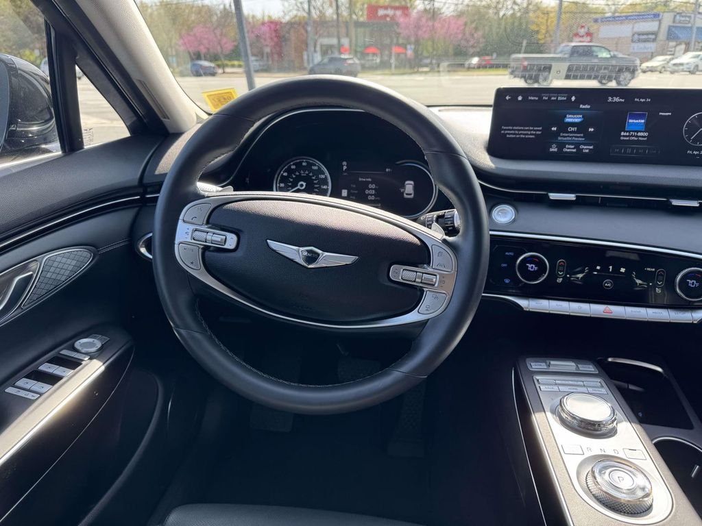 Used 2025 Black Genesis 2.5T image 11