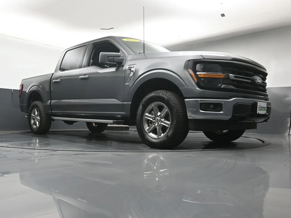 Certified Used 2025 Gray Ford XLT image 26