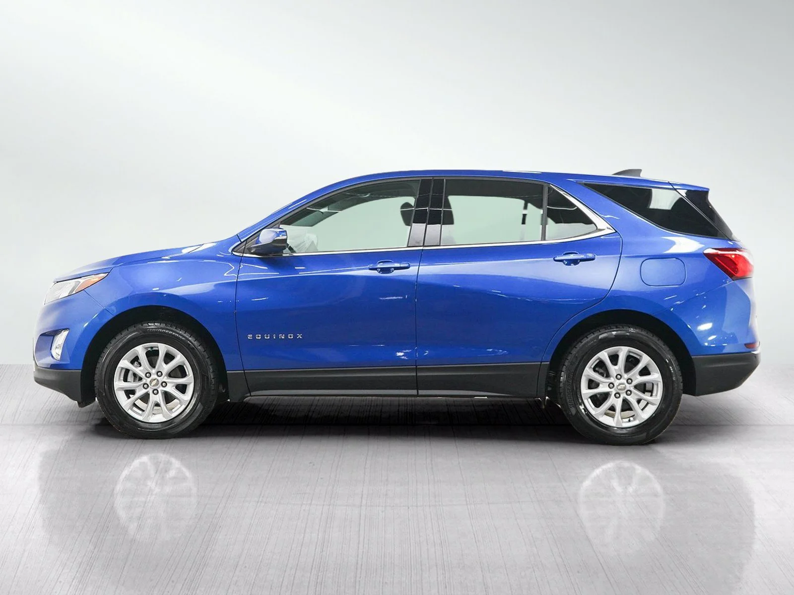 Used 2019 Chevrolet Equinox LT with VIN 3GNAXUEV3KS619173 for sale in Wayzata, Minnesota