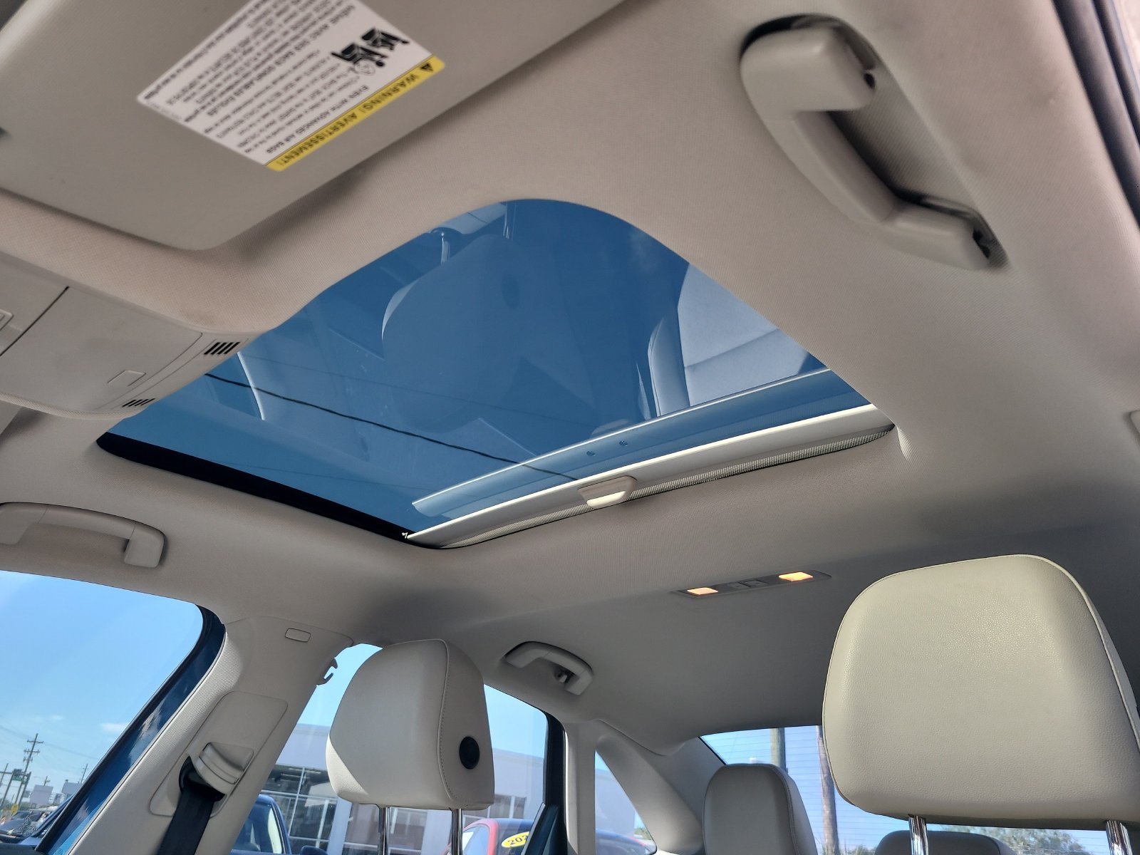 Used 2019 Blue Volkswagen 1.4T S image 17