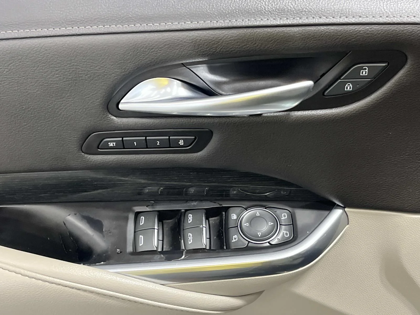 Used 2019 SHADOW METALLIC Cadillac FWD Premium Luxury image 16