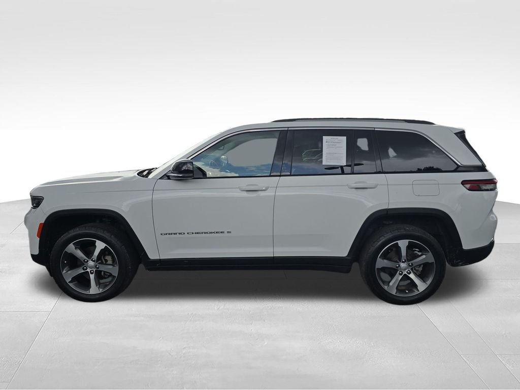 Used 2023 White Jeep Limited image 2