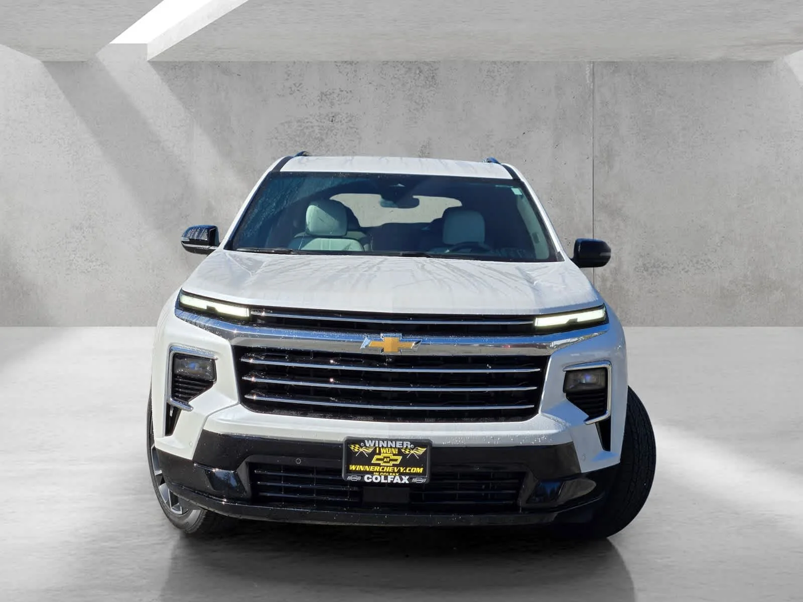 New 2025 Iridescent Pearl Tricoat Chevrolet High Country image 2