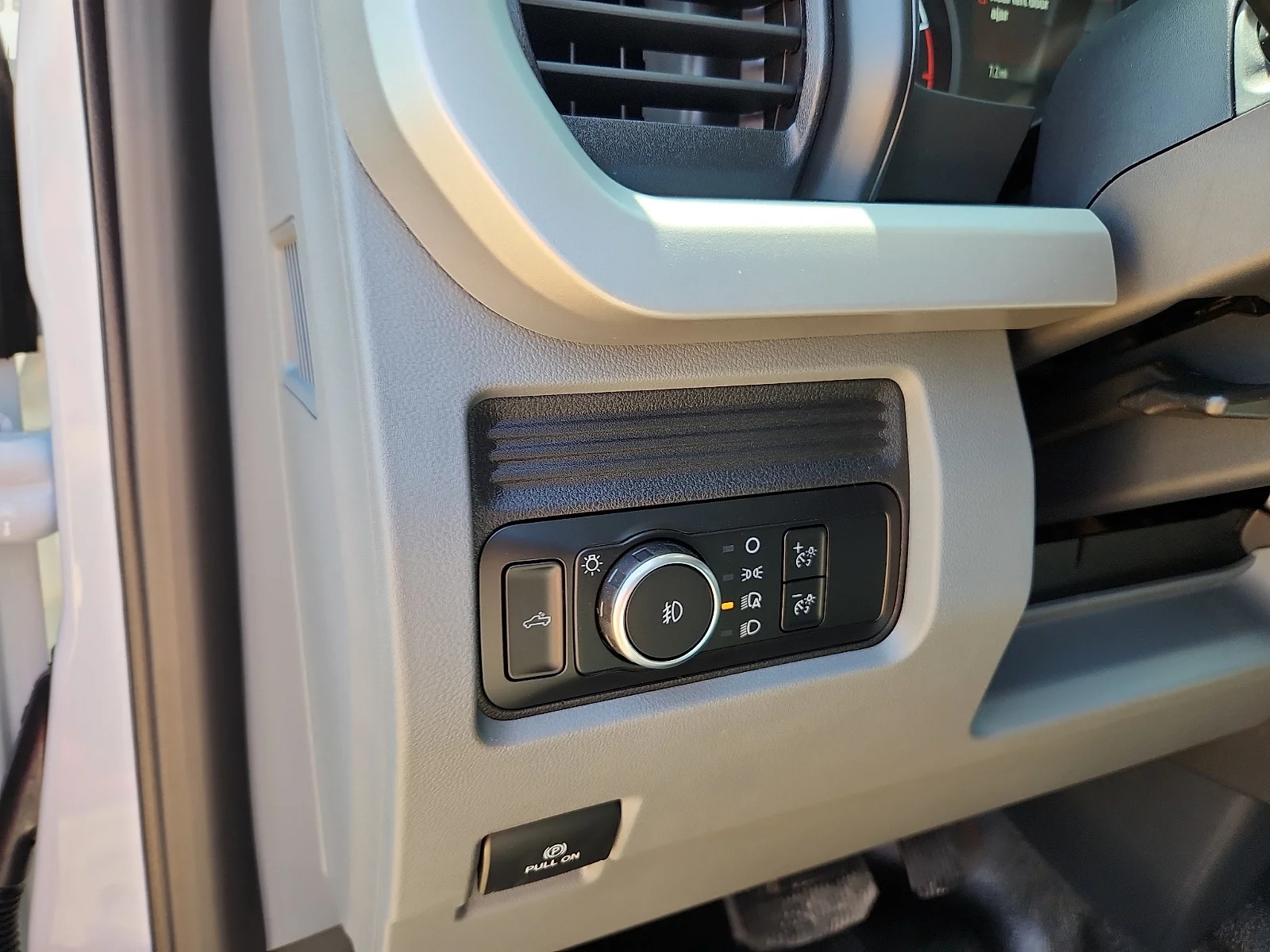 New 2026 Oxford White Ford F-350® XL image 15