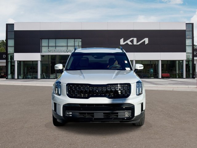Used 2025 Gray Kia SX-Prestige X-Line image 3