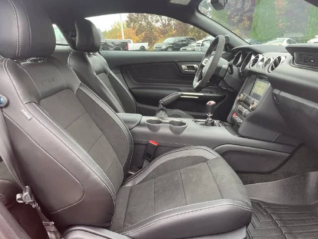 Used 2018 Race Red Ford Shelby GT350 image 11