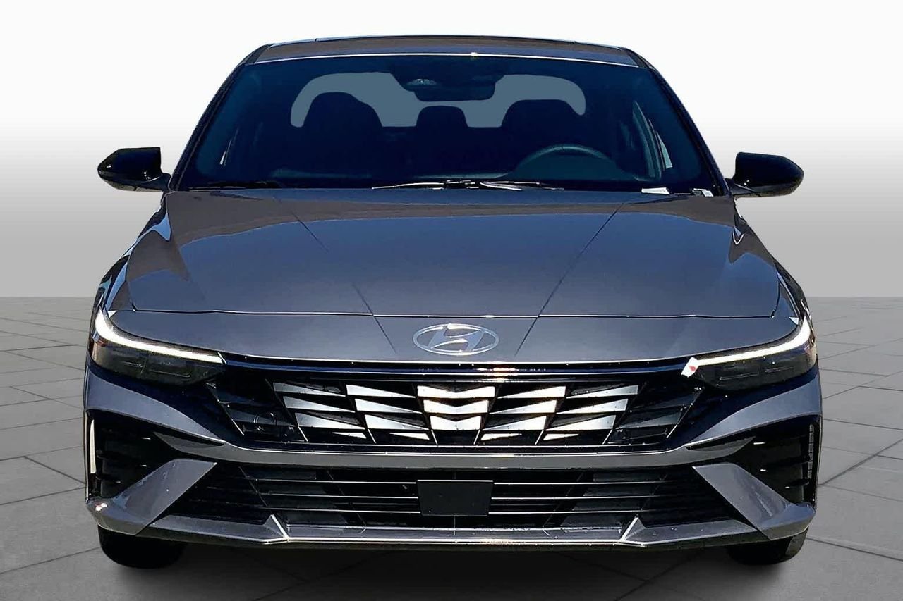 New 2026 Fluid Metal Hyundai SEL Sport Premium image 3
