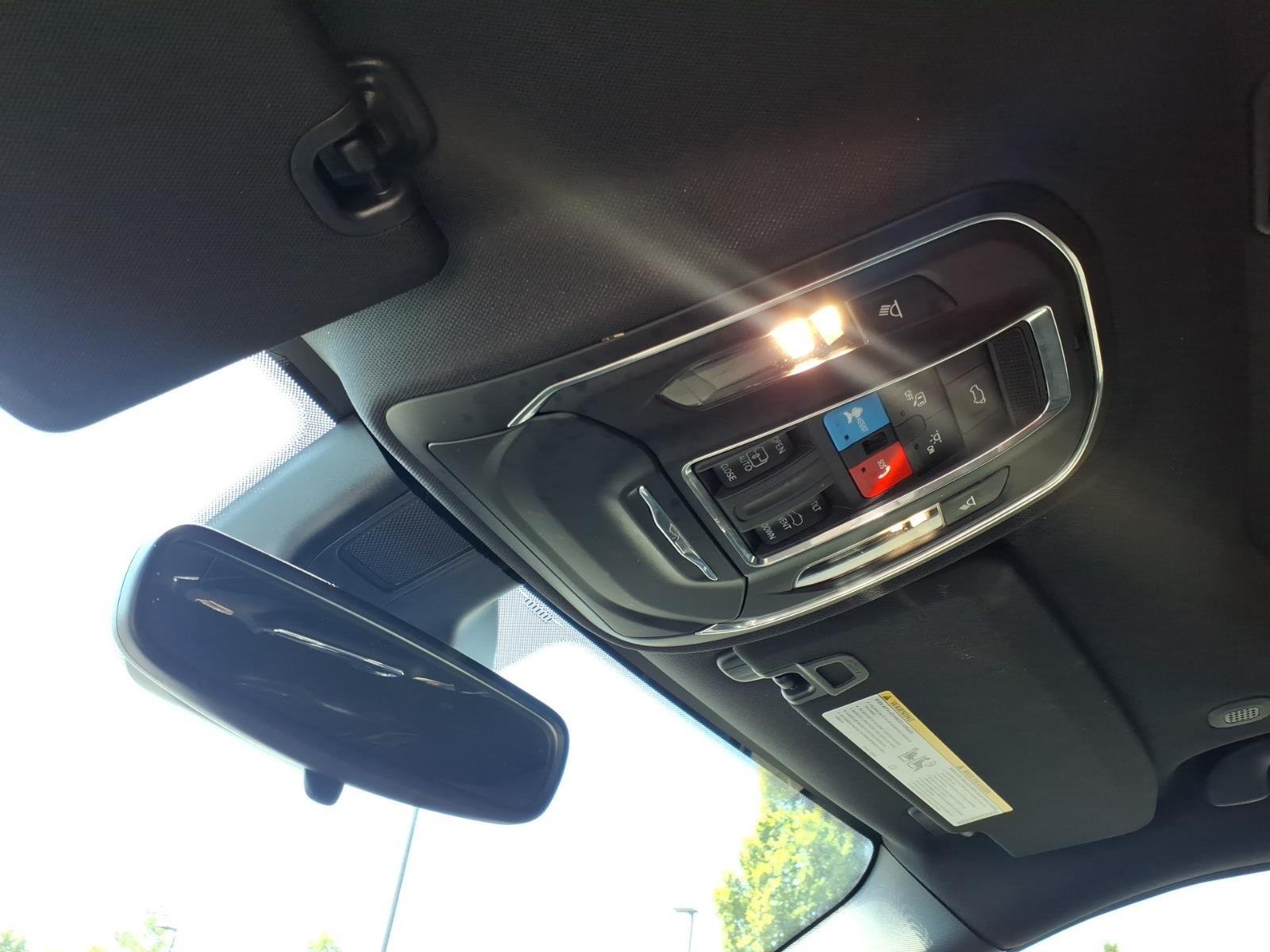 Used 2023 Baltic Gray Metallic Clearcoat Jeep Altitude image 9