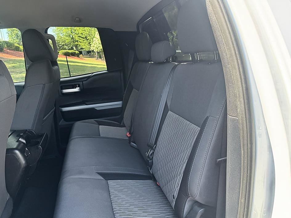 Used 2014 Super White Toyota SR5 image 11