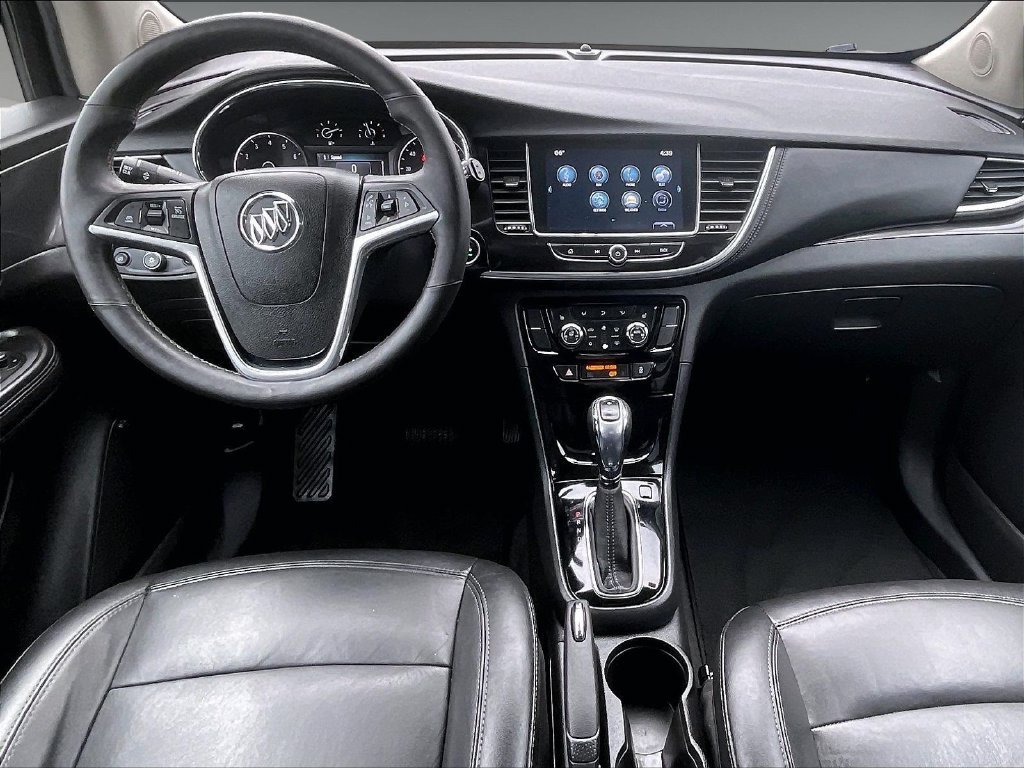 Used 2017 White Buick Essence image 21