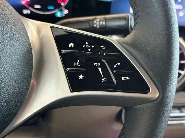 New 2026 White Mercedes-Benz GLB 250 image 24